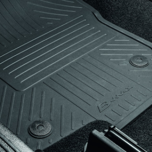 Tepih, spredaj gumiran, črn